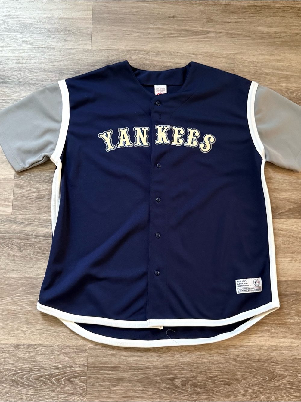 Yankees Navy & Gray Men’s Button-Up Jersey